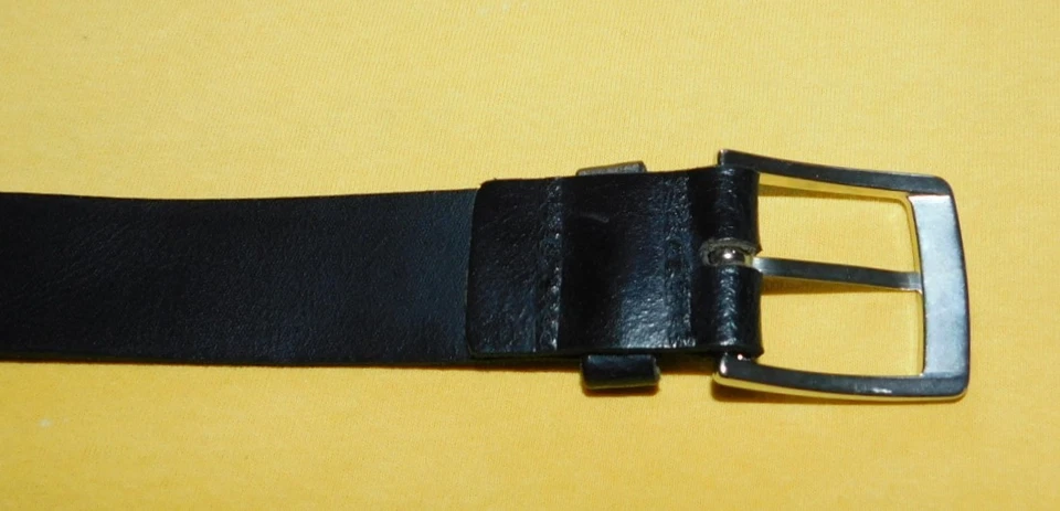 CINTURÓN HOMBRE H&M HECHO EN SUECIA CUERO GENUINO NEGRO TALLA 34/85cm.. Foto 3 de 4