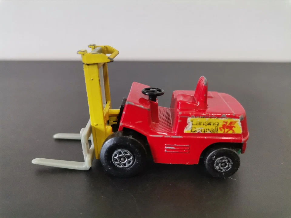 MATCHBOX SUPERFAST 15 FORK LIFT TRUCK BASE ACQUA - Immagine 2 di 4