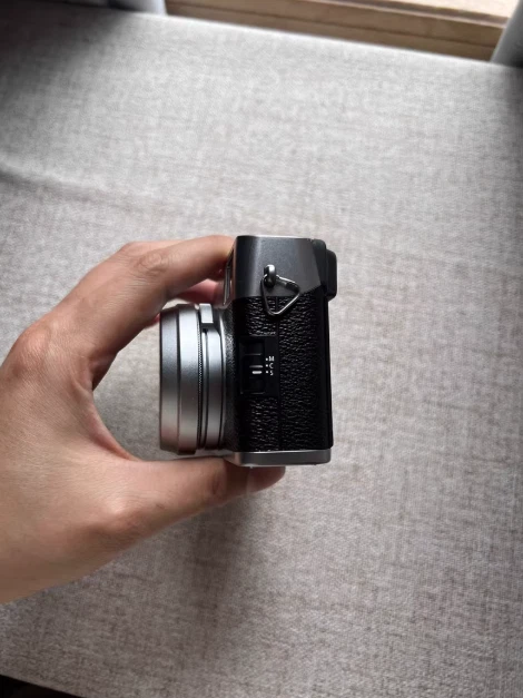 Fujifilm X100F Silver 24.3MP Digital Compact Cam Sleek Build High - Res Photo - Image 4 of 4