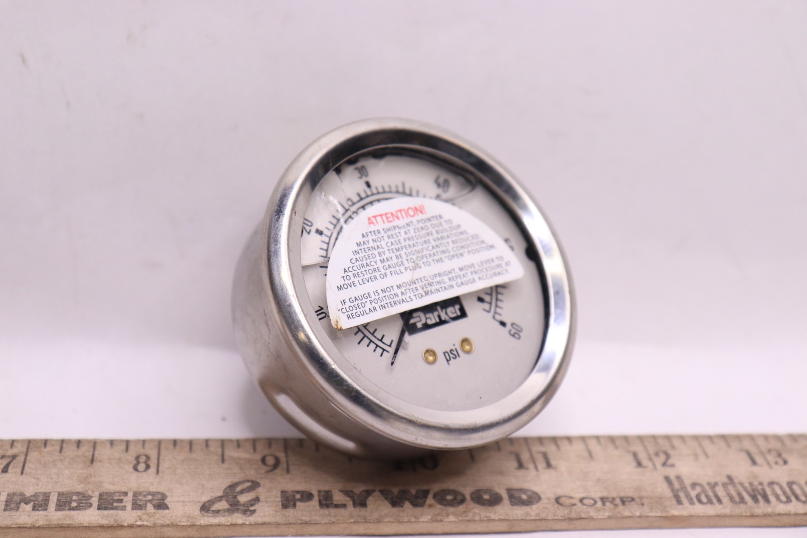 Parker Pressure/Vacuum Gauge 2.5″-30″ to 30 PSI 1/4 NPT VMT-40-0300