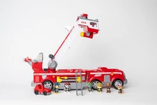 Paw Patrol Ultimate Rescue Fire Truck lights and sound includes 6 Characters