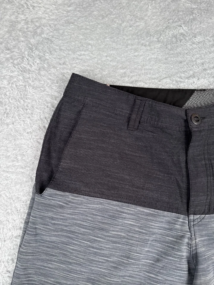 Volcom Shorts Men 33 Black Gray Chino Poly Cotton Blend Skate Beach Casual 33x9 - Image 4 of 4