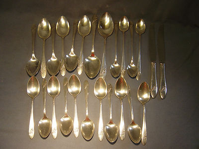 VINTAGE SILVER PLATE FLAT WARE 25 PCS ''QUEEN BESS'' TUDOR PLATE ONEIDA COMMUNITY