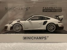 Porsche 911 GT2 RS (991.2) Weisssch Pkg White Minichamps 1:43