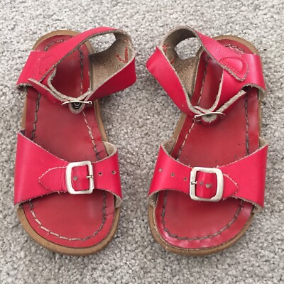 saltwater surfer sandals