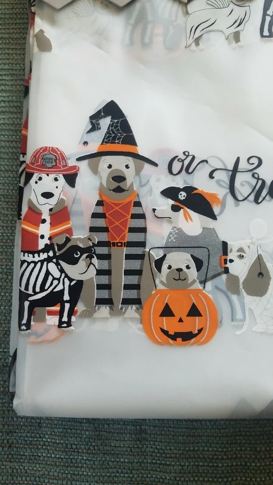 Cortina de ducha temática de Halloween Envogue Pug, Bulldog, Dalmation Foto 2 de 3