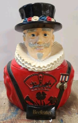 Vintage Beefeater English Yeoman Plastic Ice Bucket Gin Lovers MCM Barware Gift