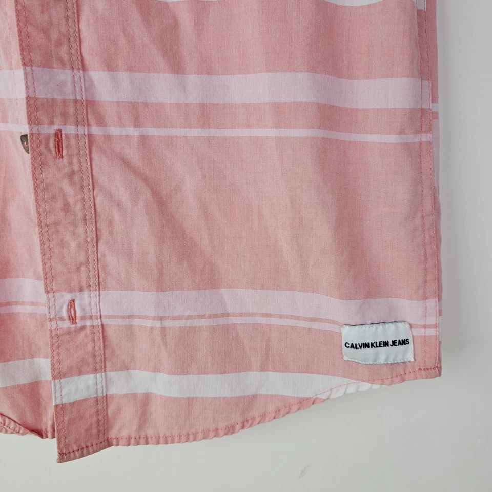 Camisa de mezclilla Calvin Klein para niños rosa a rayas con botones manga corta talla L (14-16) Foto 3 de 4