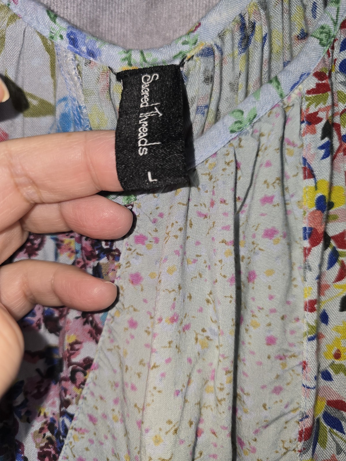 Scared Threads Size L Patchwork Floral Print Ruff… - image 4