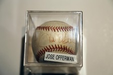 JOSE OFFERMAN BOSTON RED SOX VINTAGE AUTOGRAPHED BASEBALL WITH SHOWCASE