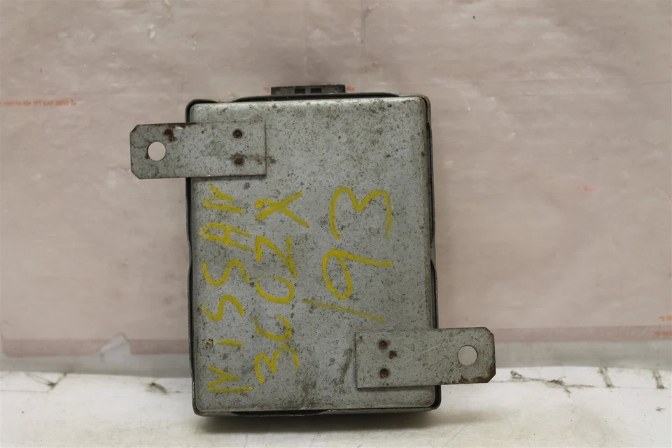 Computadora de control de crucero Nissan 300ZX 1990-1996 1893030P01 módulo 692 4N3-B1 Foto 2 de 4