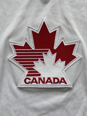 Maillot de hockey Supreme x CCM White All Star porté par Myke Towers