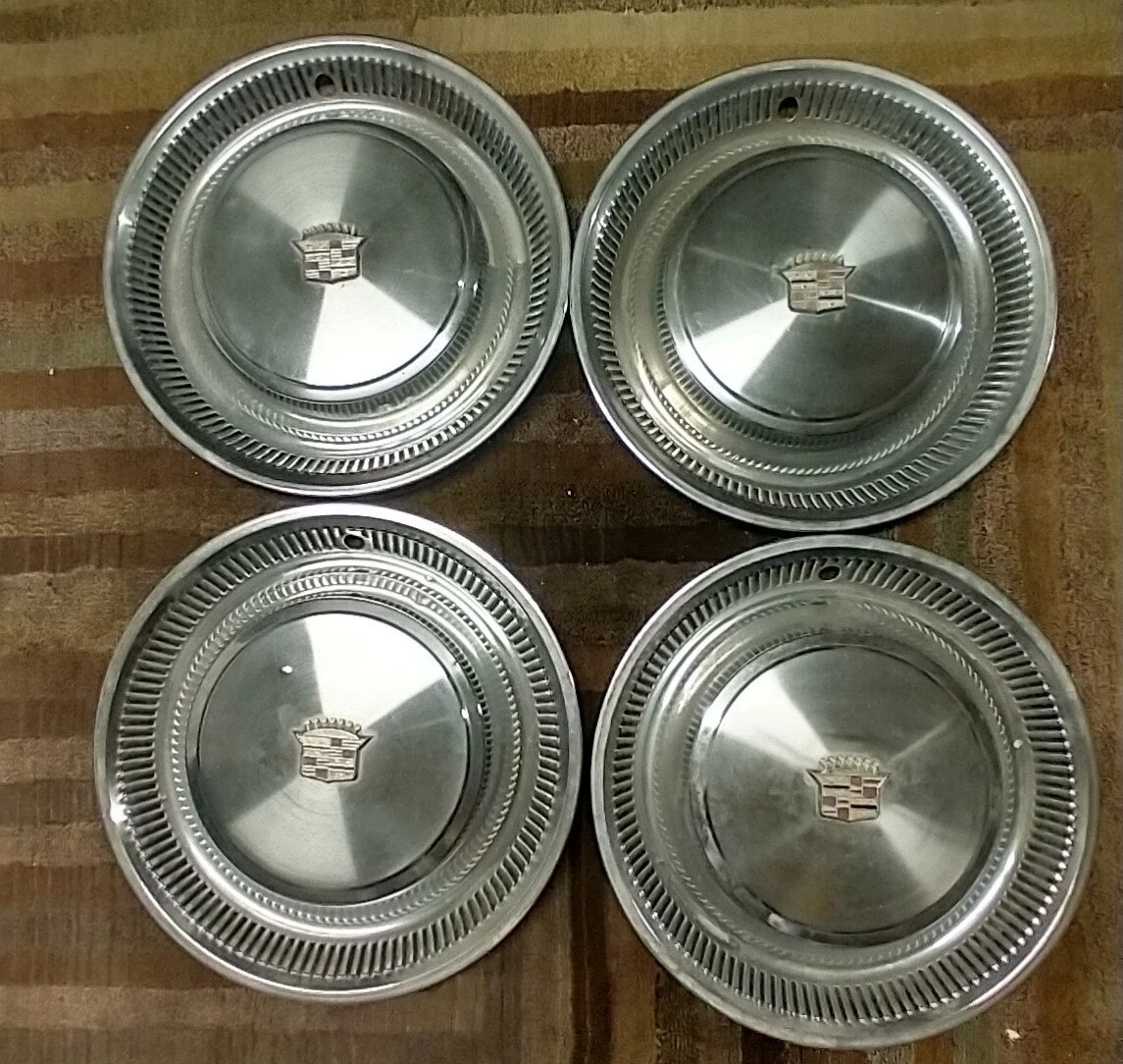1970 on sale cadillac hubcaps