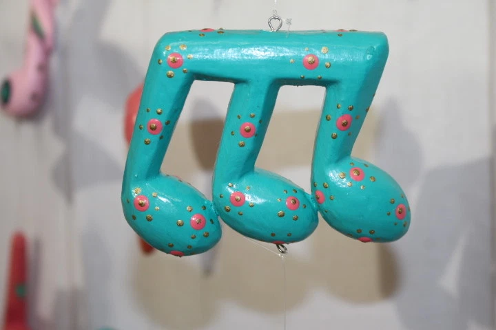 Nuevo Lote de 12 Móviles de Cuna de Bebé Indonesia Tallados a Mano Pescado y Música Verde/Azul Foto 4 de 4