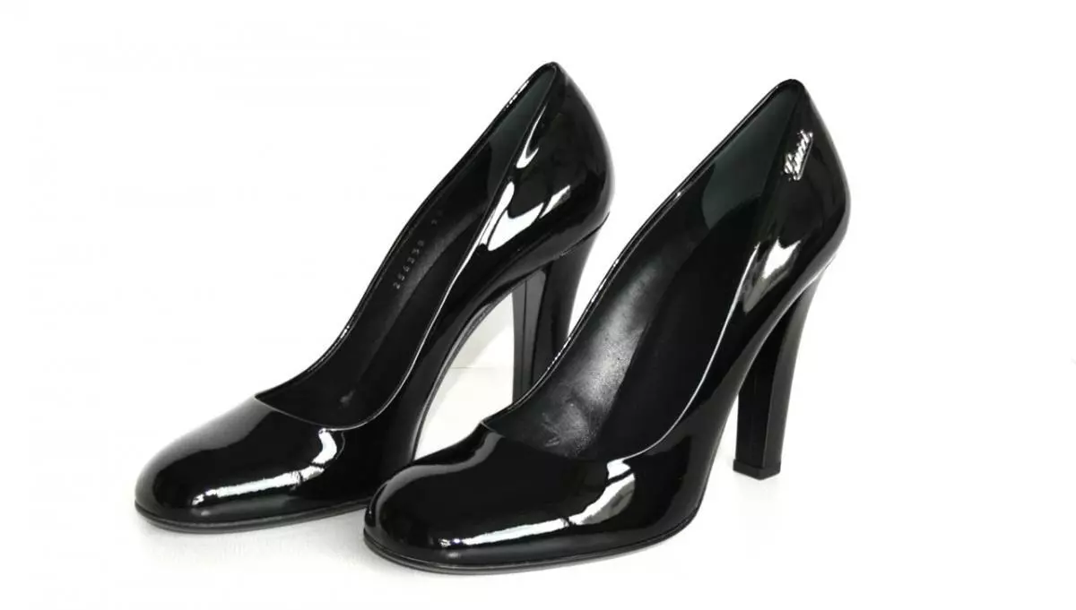 CHAUSSURES ESCARPINS GUCCI TALONS HAUTS RONDS CUIR VERNI NEUF LOGO MÉTAL 37