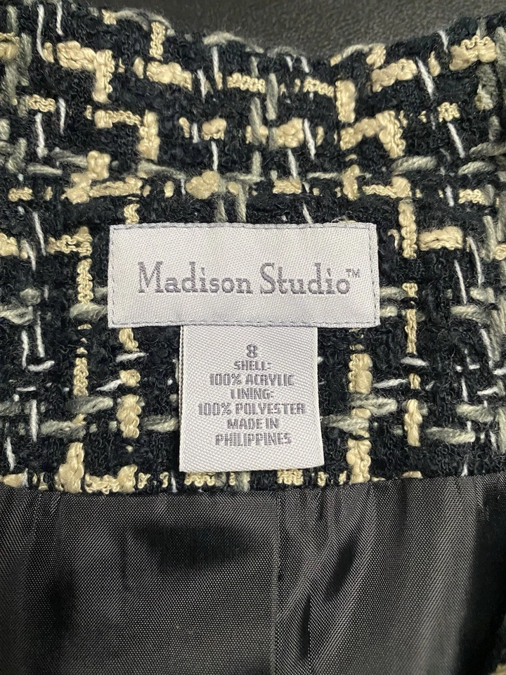 Blazer Madison Studio feminino tamanho 8 tweed preto cinza bronzeado com franjas botão para cima - Imagem 3 de 4