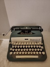 Underwood Universal Quiet Tab Portable Typewriter Blue thumbnail