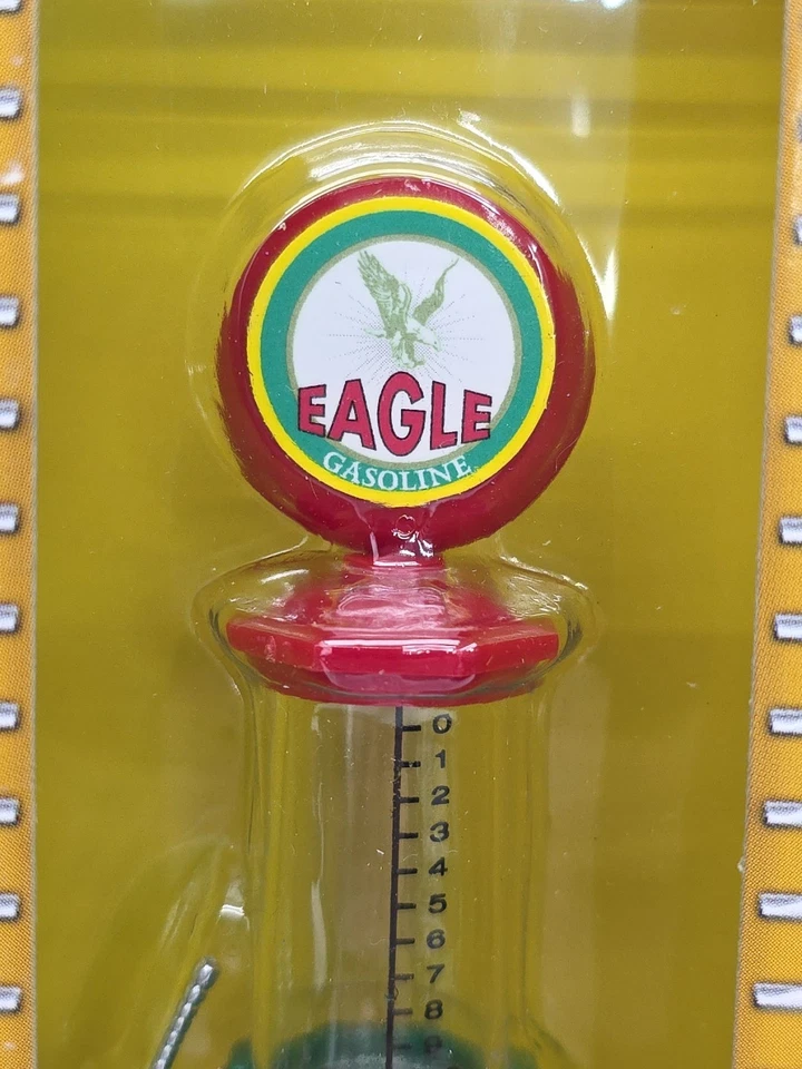 Réplica de bomba de gas Eagle escala 1/18 Road Signature diecast muy detallada  Foto 2 de 3