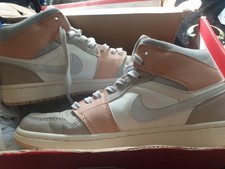 Jordan 1 Min Milan taglia 5,5 UK nuove mai indossate