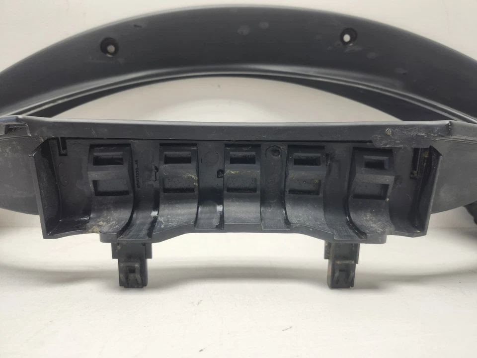 Cuadro de instrumentos Ford Focus 1999-2005 bisel/panel de ajuste del tablero con liberación del maletero Foto 3 de 4