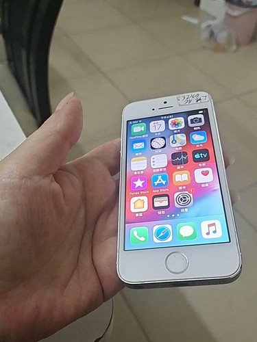 98% New Apple iphone 5S 16GB 32GB 64GB unlocked 4G networks smart phone - Picture 9 of 10