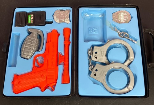 Special Agent 707 Spy Red Box Toy set James Bond Theme Briefcase Attaché Vintage - Picture 2 of 17