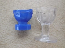 2 eye wash vintage cups Wyeth and clear glass