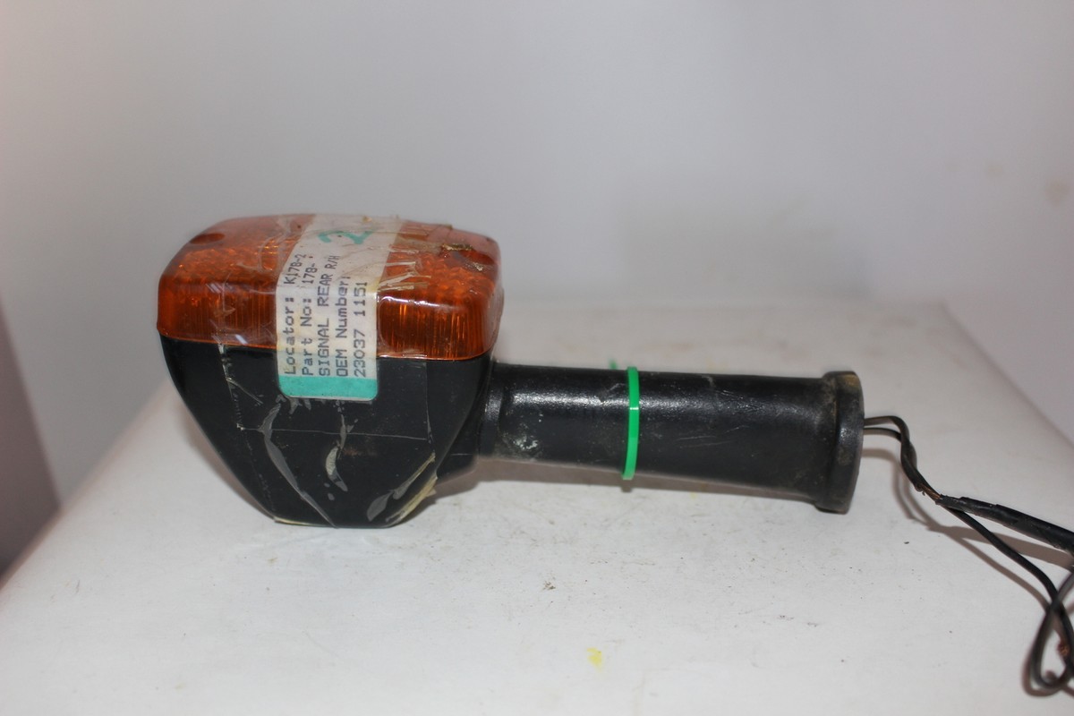 KAWASAKI ZX750 ZX1100 ZX550 REAR TURN SIGNAL LIGHT INDICATOR KAWASAKI ZX750 ZX1100 ZX550 REAR TURN SIGNAL LIGHT INDICATOR