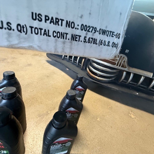 (6) Genuine Quarts Toyota 0W20 Motor Oil 00279-0wqte-6s
