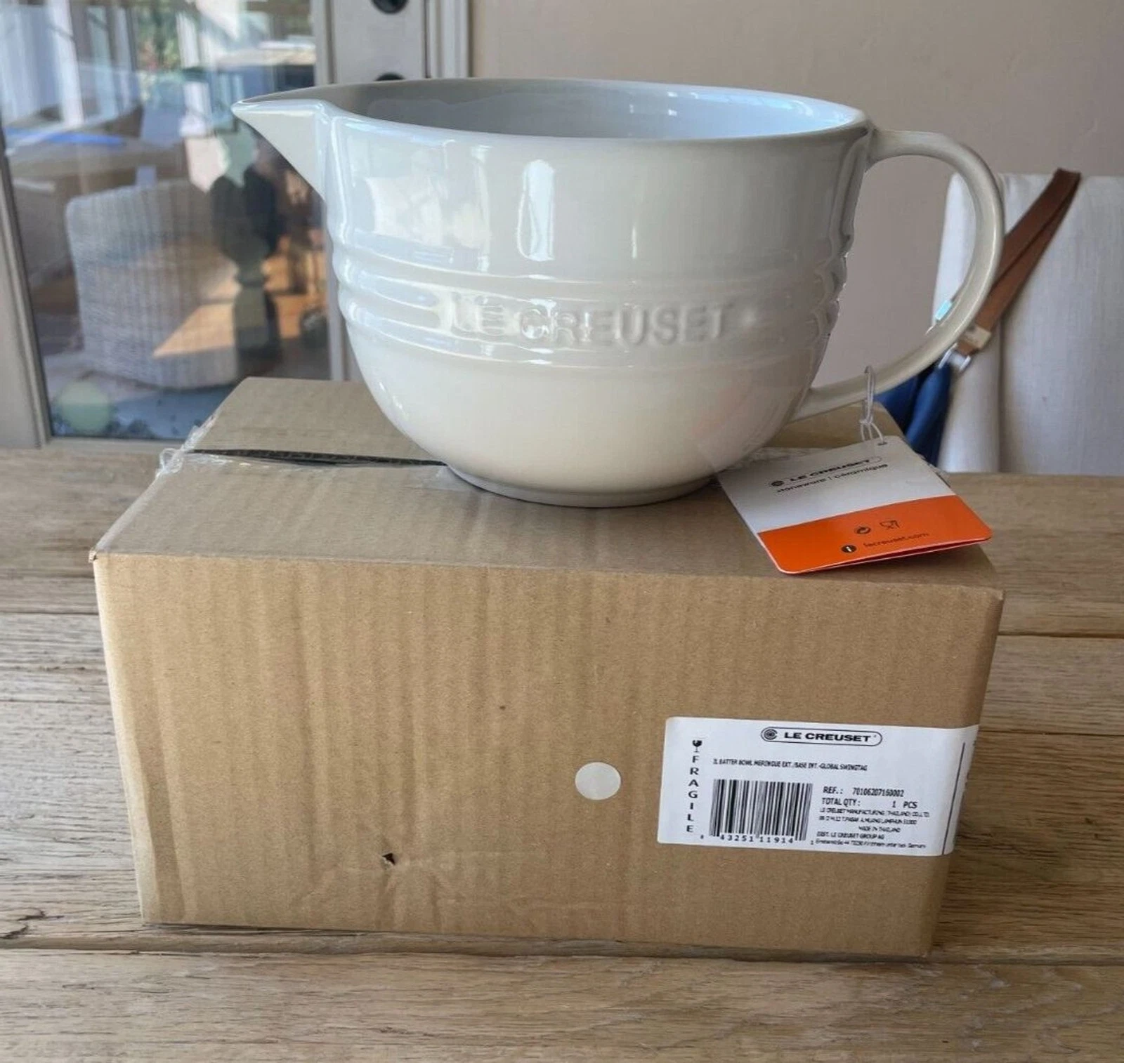 Le Creuset Stoneware Batter Mixing Bowl 2 qt. Meringue NEW