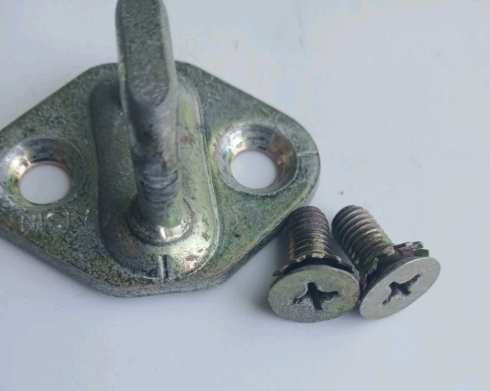 92 GEO METRO CONVERTIBLE PUERTA PASAJERO DERECHO STRIKER OEM Usado Foto 2 de 4