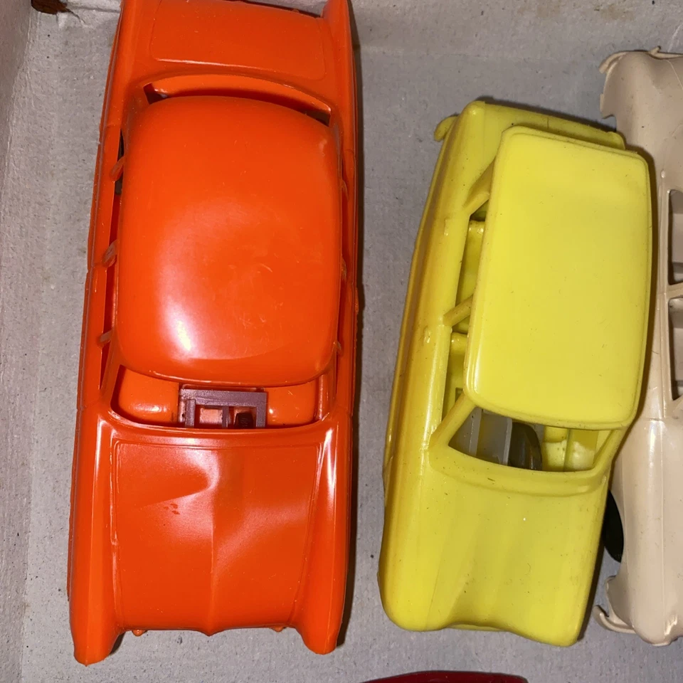 Lot De Miniature Plastique Clé à Friction- Citroën 2cv Simca …..Ech: 1/32-ttbe - Photo 3/4