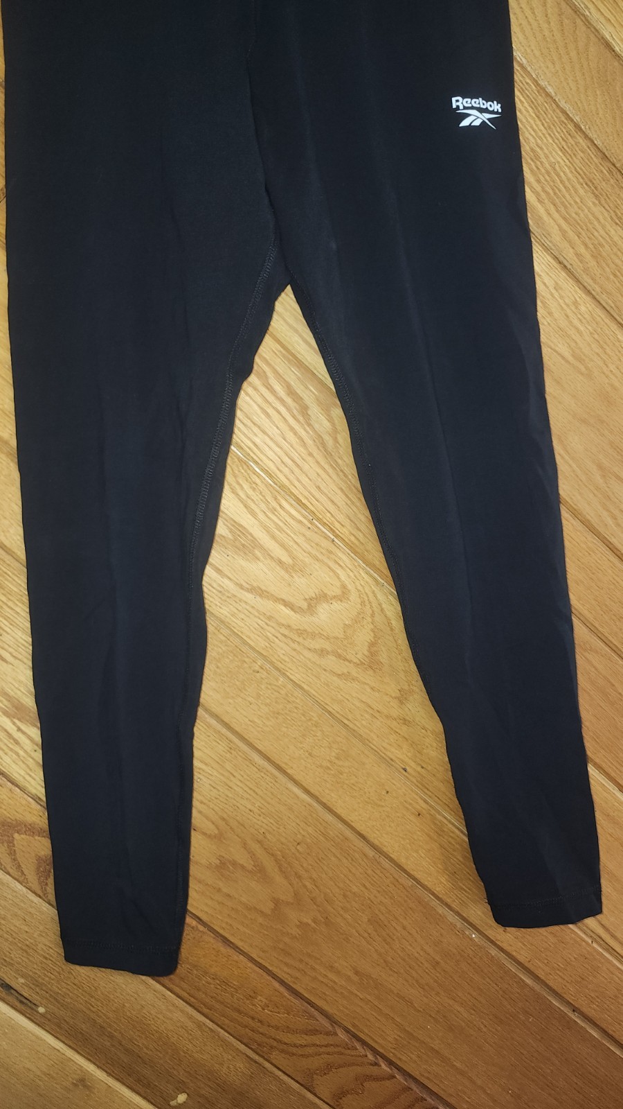 Reebok Medium Solid Black Cropped Women's Legging… - image 5