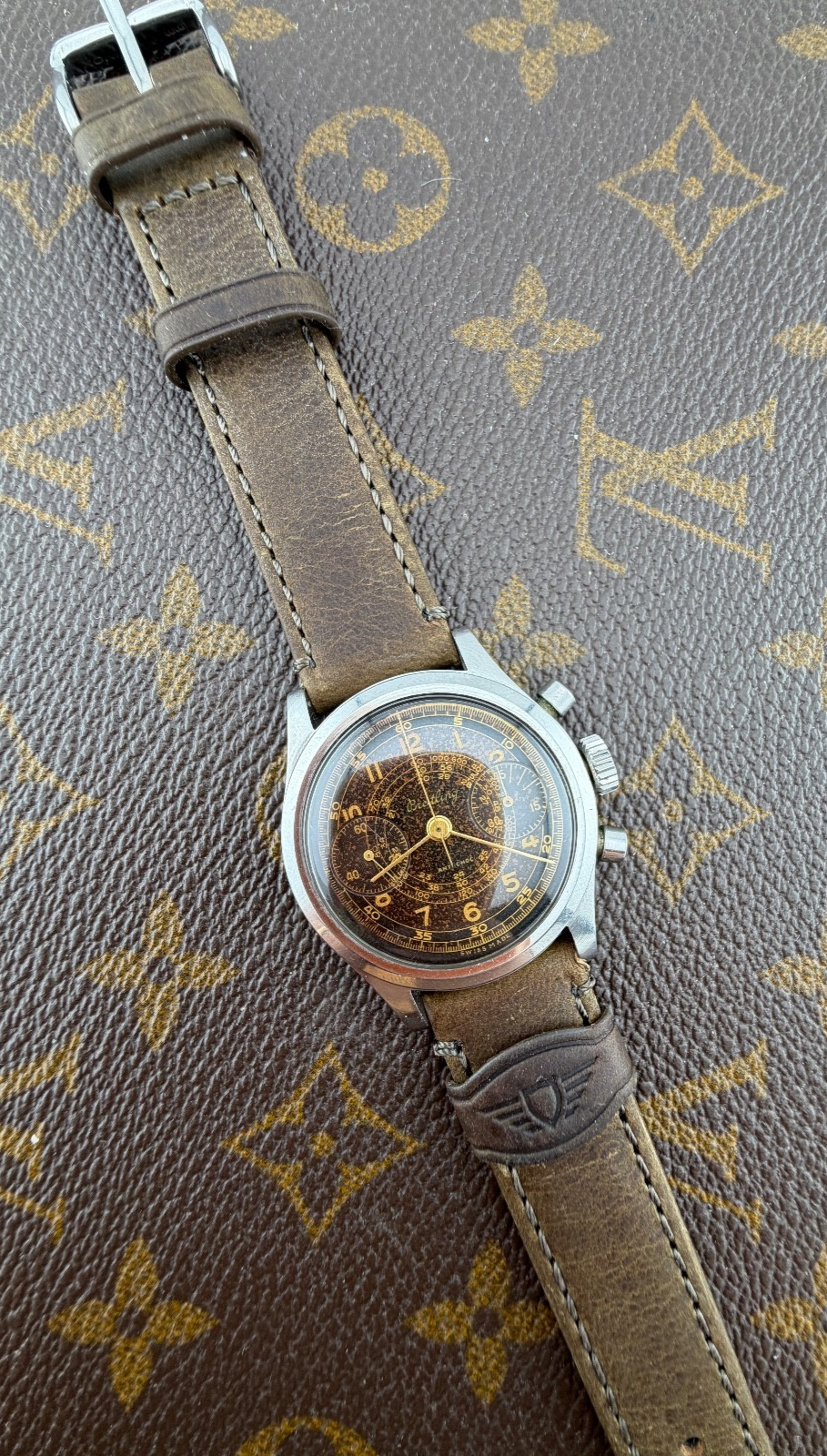 Breitling Vintage Caliber Venus 175 Clamshell Case Steel Waterproof Galvanic Dia