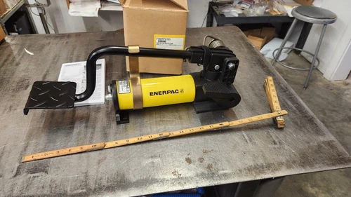 NEW ENERPAC P392FP P392FPU105 2-Speed Hydraulic Foot Pump 10K-PSI WITHOUT FRAME