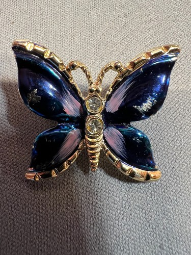 KNOCK OUT BEAUTIFUL ENAMEL BROOCH