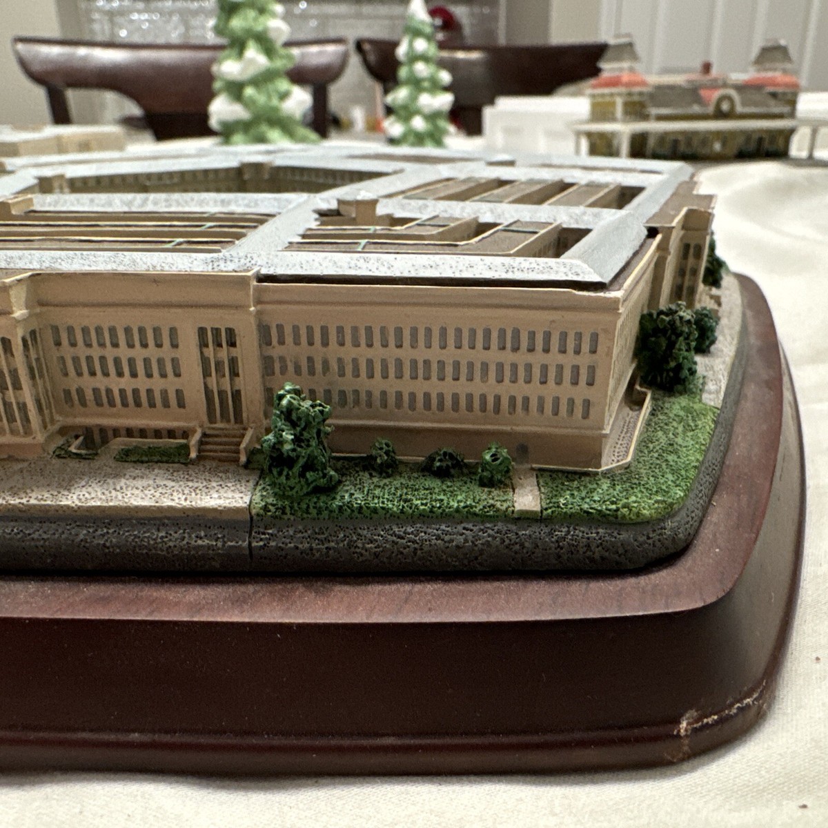 Danbury Mint The Pentagon Replica Washington D.C. Great Buildings