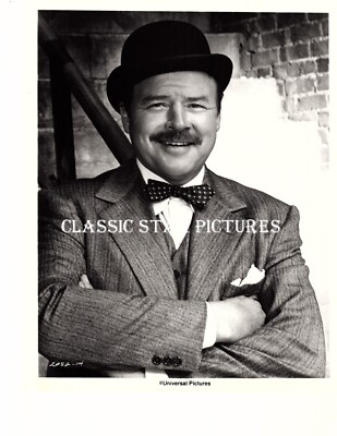 AB16 Dana Elcar close up  W.C. Fields and ME 1976 8 x 10 vintage photograph