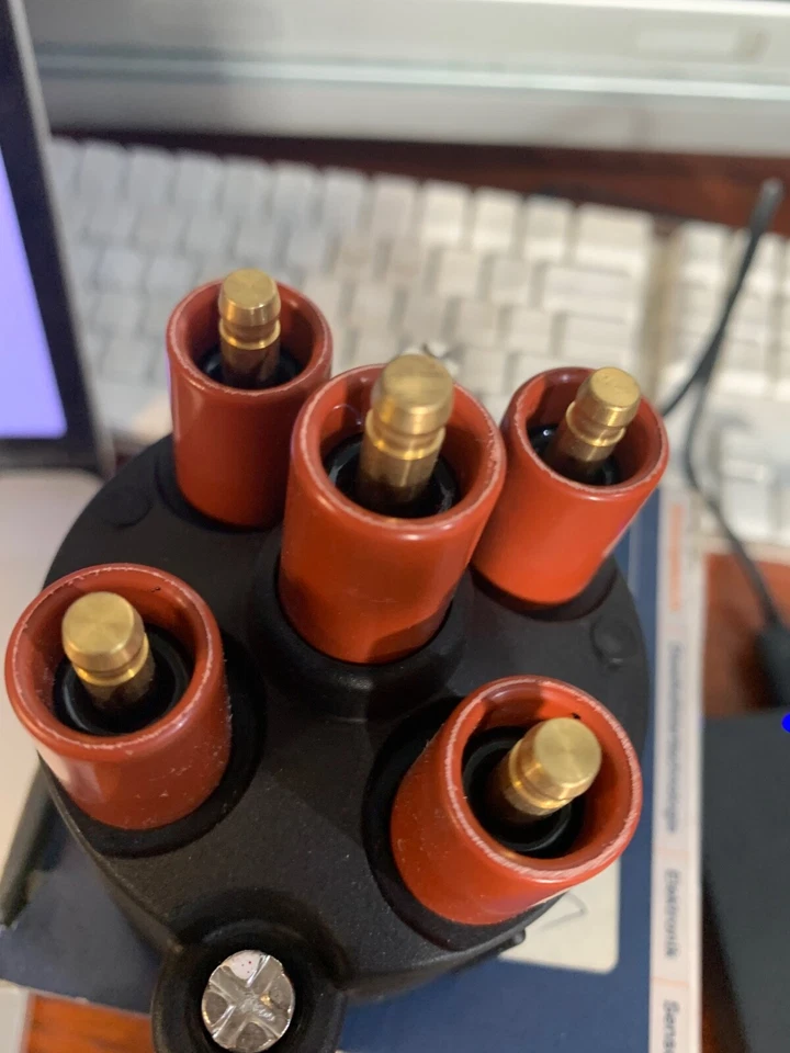 Porsche 944 Turbo Distributor Cap NIB NEW OEM BERU Made in Germany - Image 3 of 4