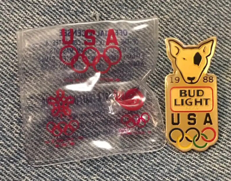 Vintage English Bull Terrier Bud Light Spuds MacKenzie Pin USA