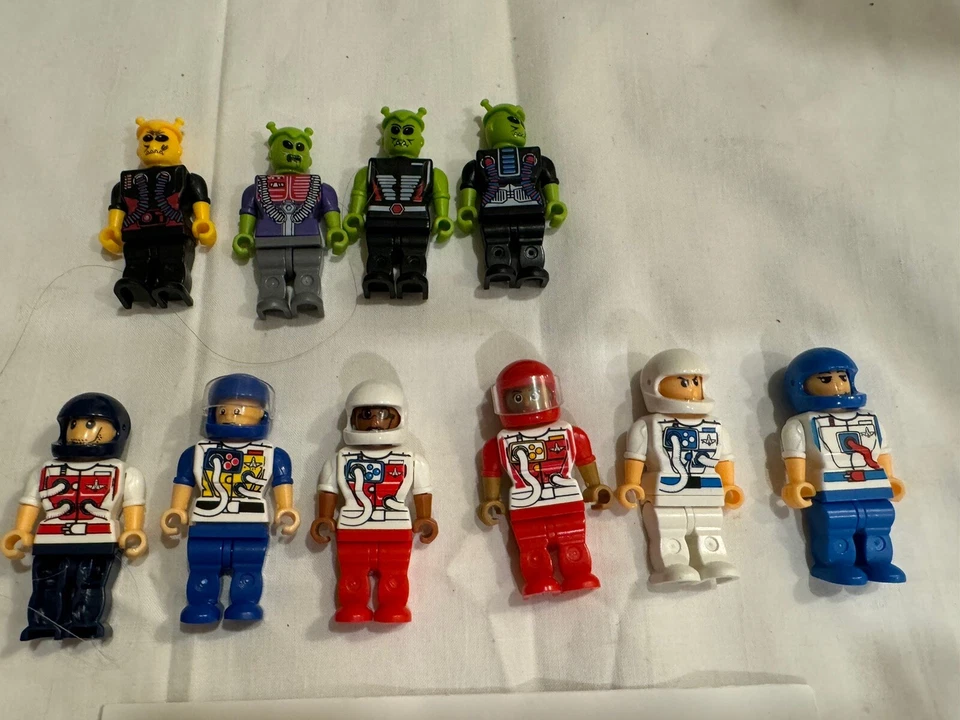 Block Tech: Lote de aterrizaje lunar espacial con 10 figuras: 4 extraterrestres / 6 astronautas B107 Foto 2 de 4