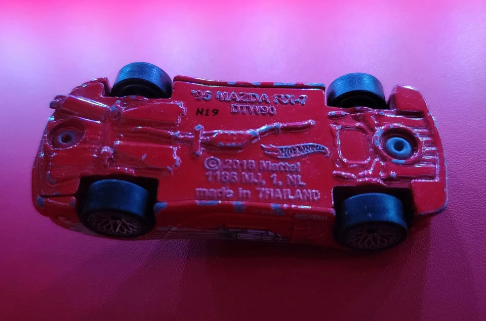 Hot Wheels Premium Fast & Furious Full Force Red 95 Mazda RX-7 Real Riders Foto 4 de 4