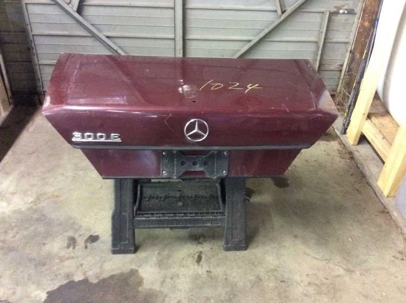 Burgandy Trunk Lid Tailgate Fits 86 87 88 89 MERCEDES BENZ 260E 300D 300E Foto 4 de 4
