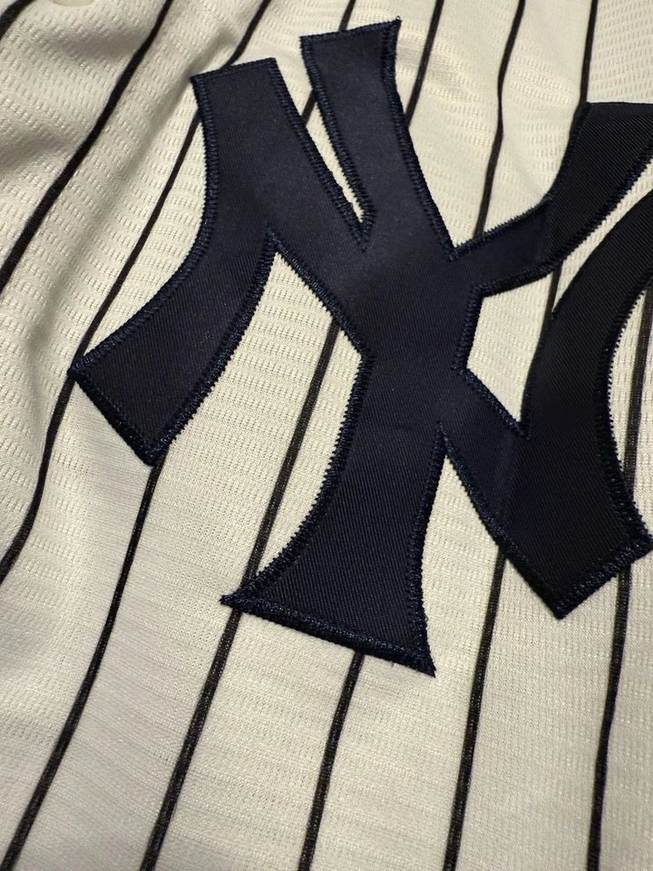 NUEVO - JERSEY JUDGE BLANCO A RAYAS GAMETIME YANKEES TALLA GRANDE Foto 3 de 4