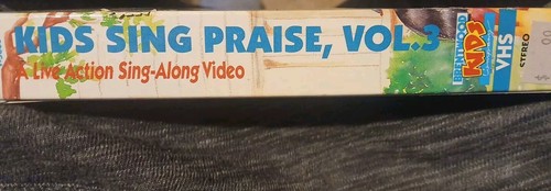 KIDS SING PRAISE V3 Gold Award Series Brentwood SING ALONG Fun Scripture Songs - Picture 6 of 12