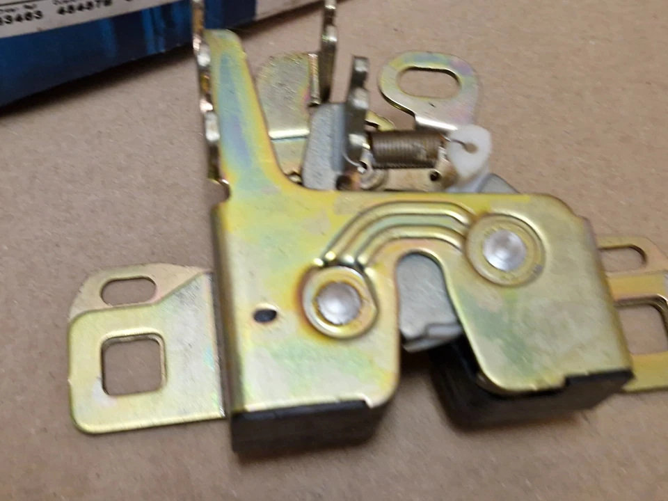 Ford Mondeo Mk1 Tailgate Boot Lock 1993-1996 6998776 Genuine NEW OEM - Image 3 of 4