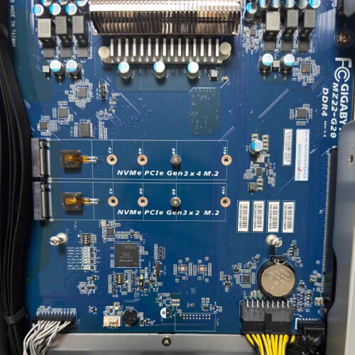 Gigabyte G292-Z20 Server 8X2.5"/EPYC 7542 32C/256G RAM/8x Tesla V100 16G/1T SSD - Picture 5 of 6