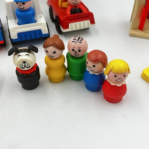 Vintage Fisher Price Little People #2500 Play Family Main Street Accessories - Picture 10 of 13