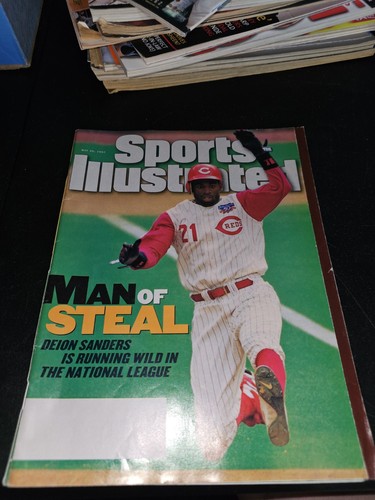 Sports Illustrated 26. Mai 1997 Man Of Steal Deion Sanders Running Wild In The NL - Bild 1 von 4