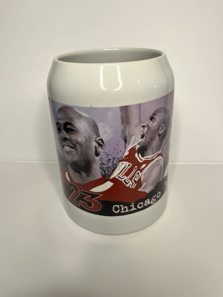 Taza Chicago Bulls Vintage 1997 Michael Jordan Upper Deck NBA Cerámica Signature Foto 2 de 4